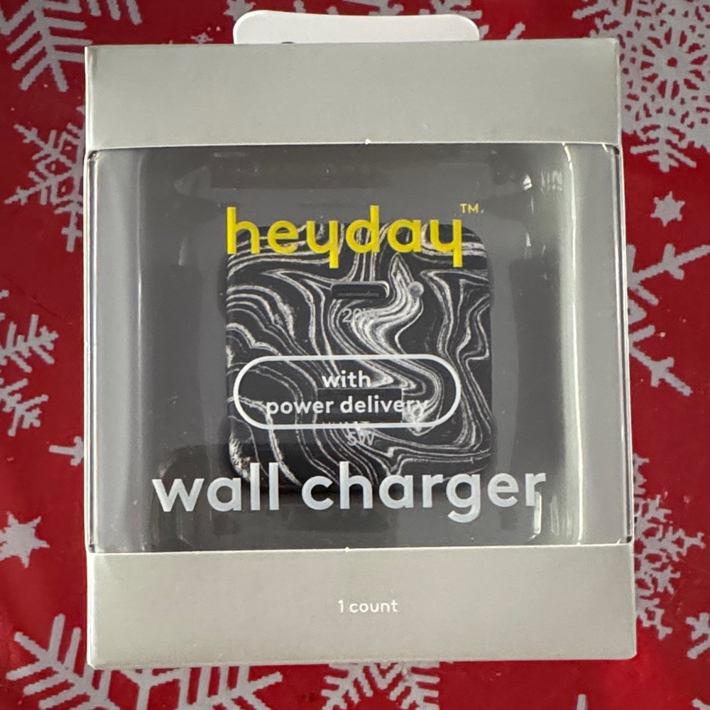 Heyday Monochrome Swirl Wall Charger